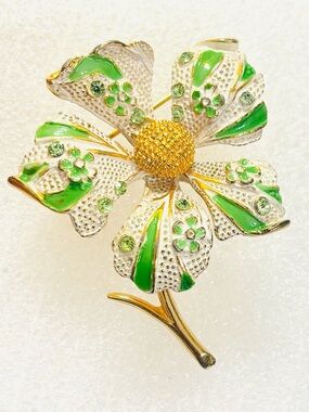 Vintage BSK Green White & Gold Flower Brooch